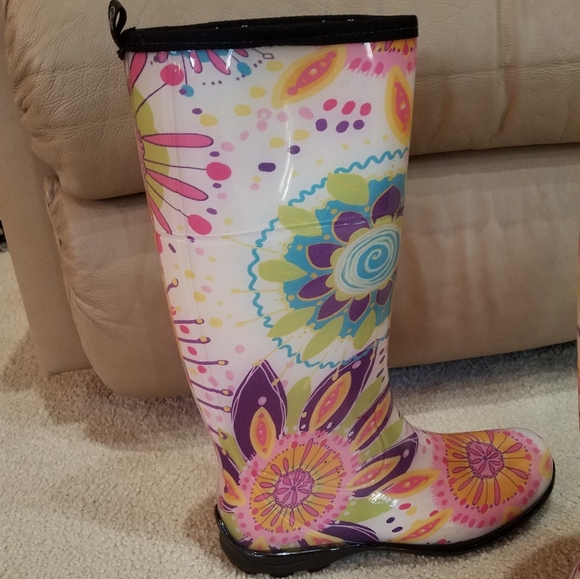 Kamik Rain Boots Tall Rubber Floral Print Water Proof Traction Sole Size 10 NWOT - Picture 7 of 15